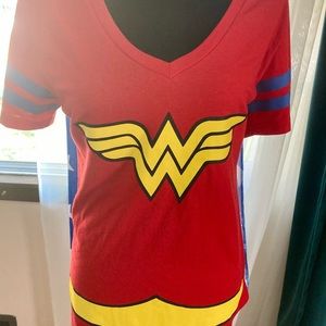 Wonder Woman T- with detachable cape